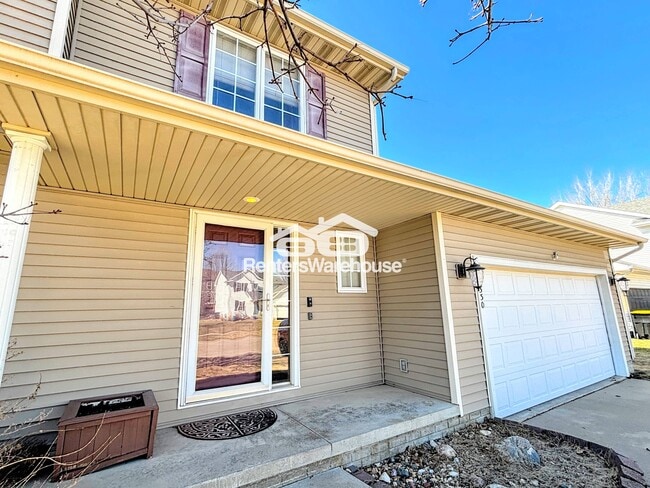 Photo - 330 NE Cardinal Ln