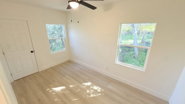 Photo - 1733 Magazine St