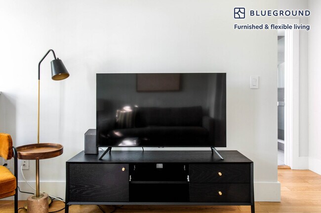 Photo - 8 Elko St Unidad FL3-ID396