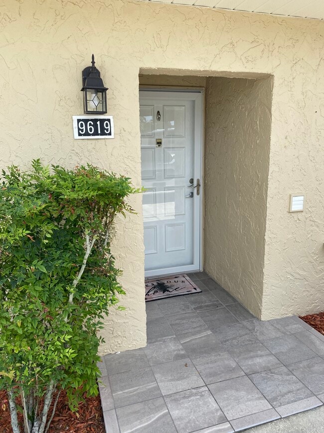 Building Photo - 9619 Midiron Ct Unit 9619 Midiron
