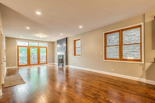 Photo - 4247 S Prairie Ave