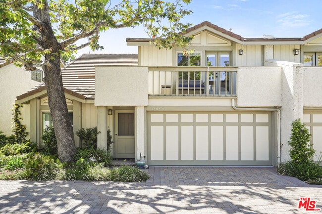 Building Photo - 6505 Dume Dr Rental