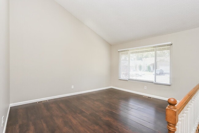 Photo - 1690 Woodman Dr