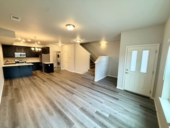 Building Photo - Beautiful 3 bed/ 2.5 bath Townhome in Berthoud