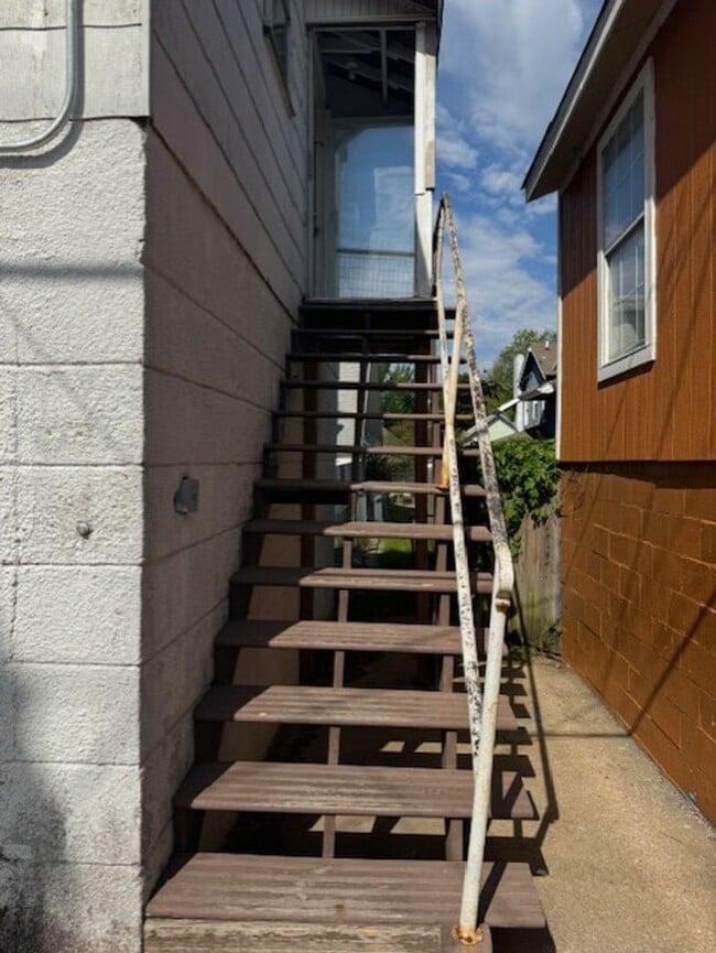 Photo - 1 Bd 1 Ba Garage Apartment