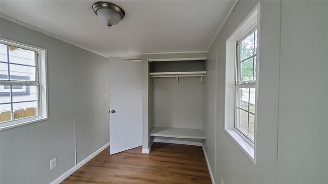 Photo - 16705 Meadowcroft St