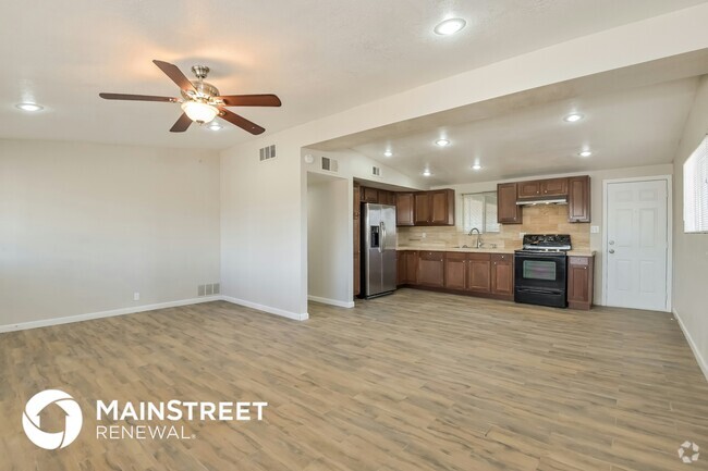 Building Photo - 3126 S Naco Vista Rental