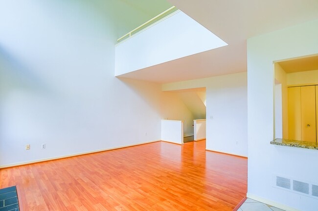 Photo - 716 Eton Ct