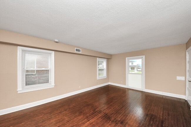 Building Photo - 2332 Sheridan St