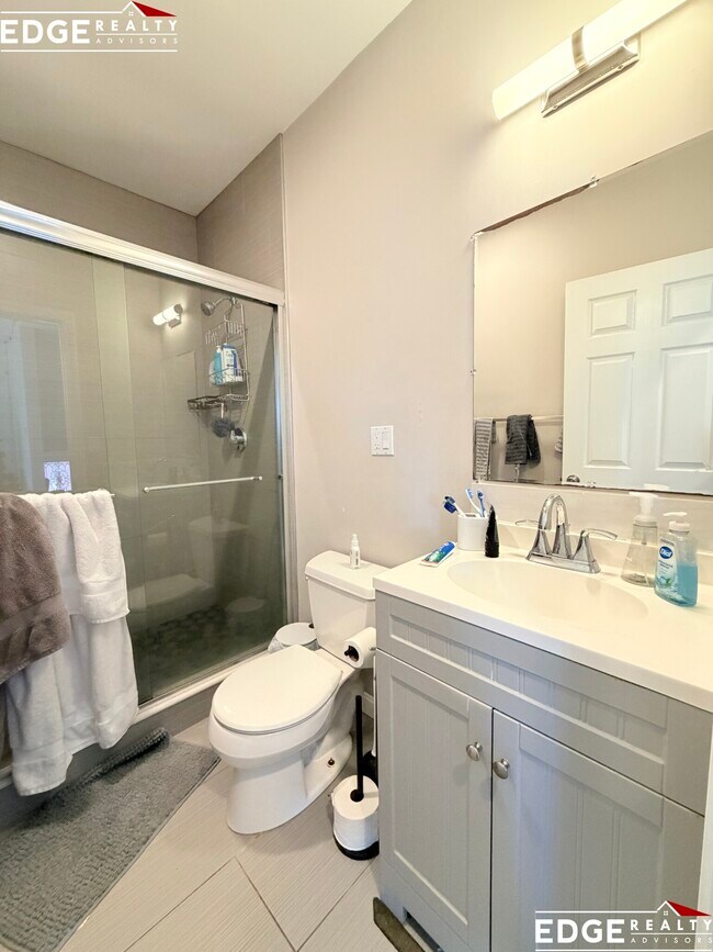 Photo - 39 Long Ave Unit 2