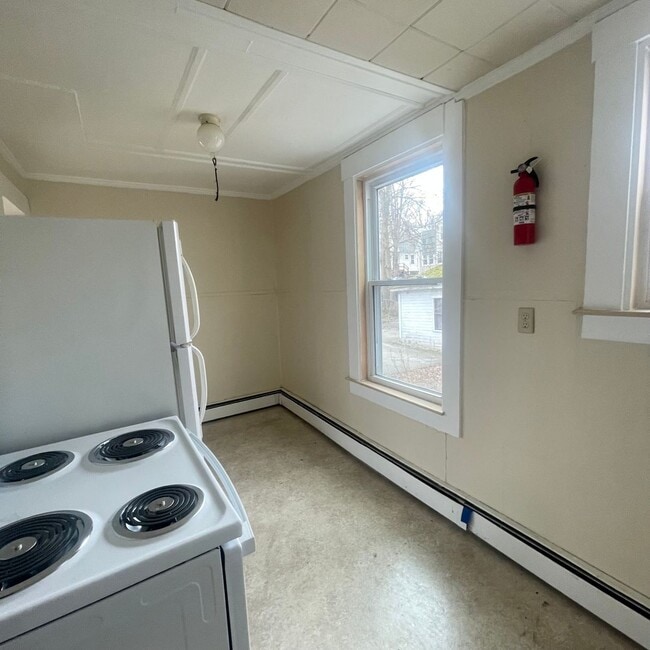 21 Pleasant St Unit 3