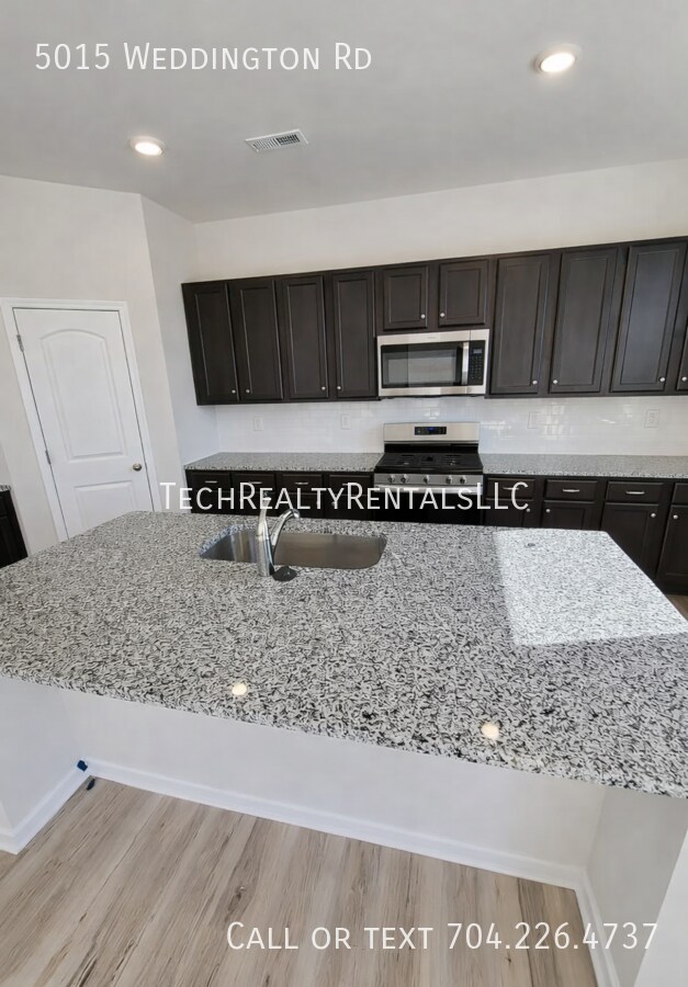 Photo - 5015 Weddington Rd