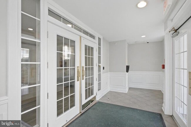Building Photo - 2711 Bellforest Ct Unit 305