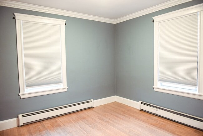 98 1/2 Main St Unit E