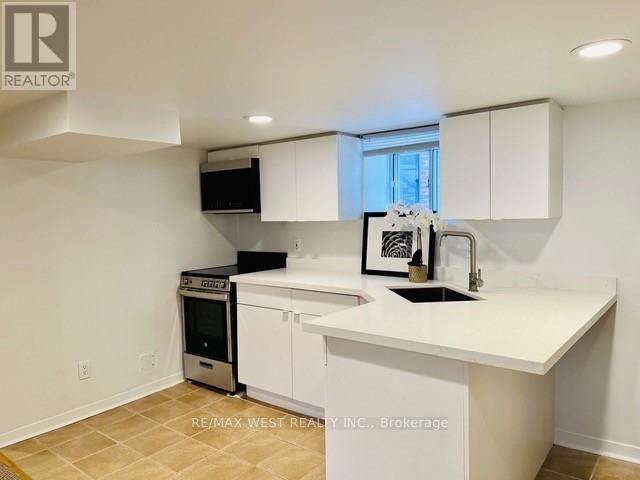 Photo - 27 Oakview Ave