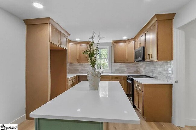 208 Crestone Dr