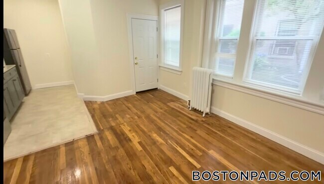 Photo - 244 Kelton St Unit 3