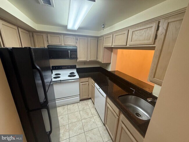 Photo - 2400 Clarendon Blvd Unit 607
