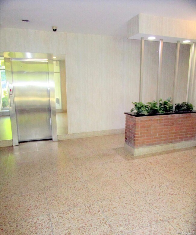 Photo - 123 Valentine Ln Unit 4E