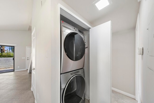 Photo - 34341 Denise Way