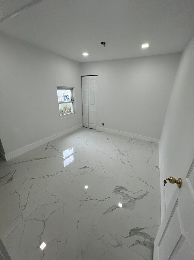 Photo - 700 NW 3rd Ave