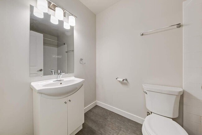 Photo - Angela Manor