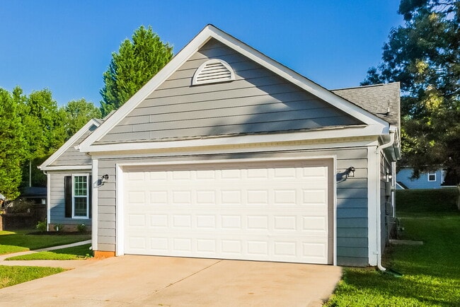 Photo - 6115 Sunstone Dr