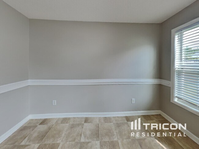 Photo - 25 Newbury Dr