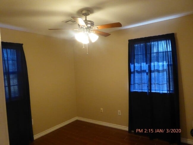 Photo - 111 NE Cimarron Trail