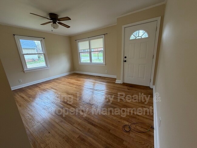 Photo - 218 Spring St