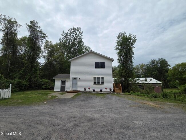 Building Photo - 116 Clamsteam Rd Unit Apt 4
