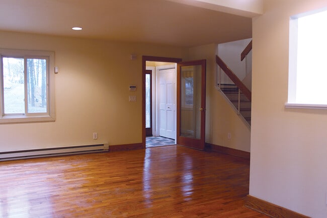 Photo - 26 Hollis Ln