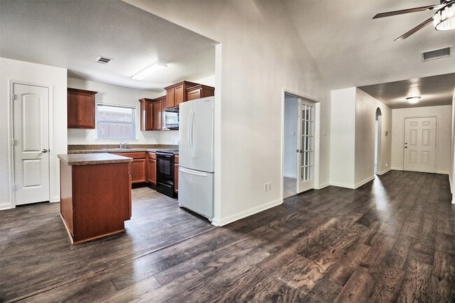 Photo - 1208 Bluffview Dr