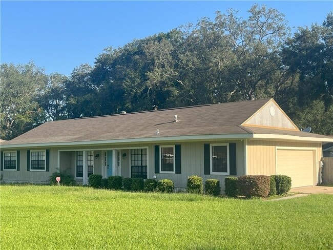 Photo - 500 Rivera Dr