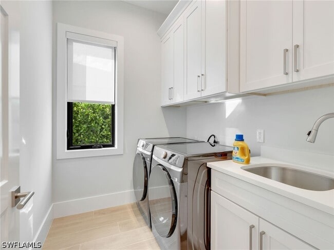 Photo - 685 6th Ave
