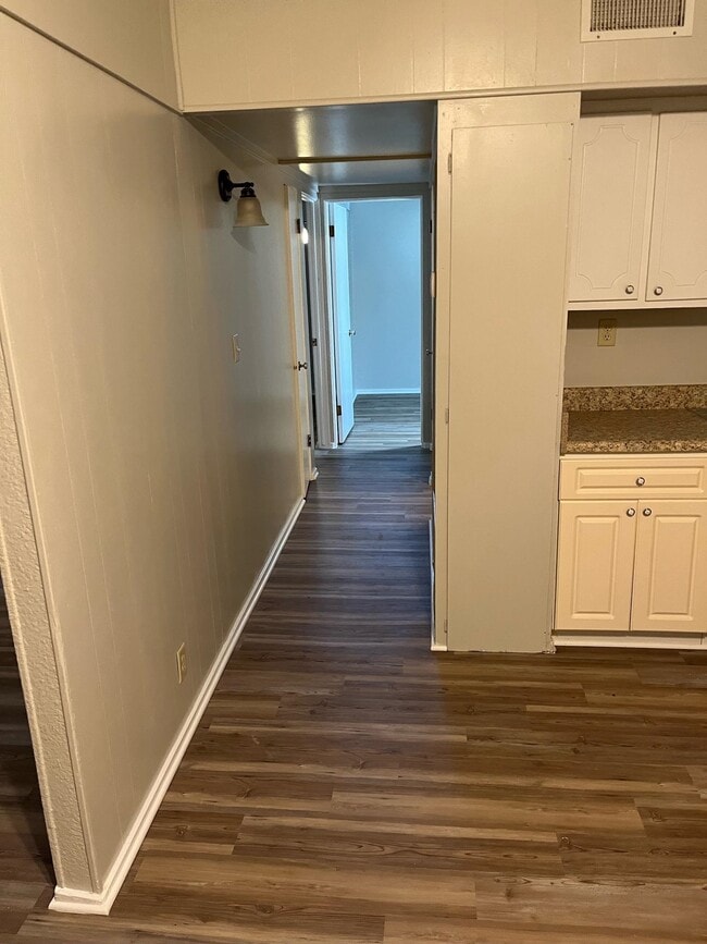 Photo - 1569 Coombs Dr
