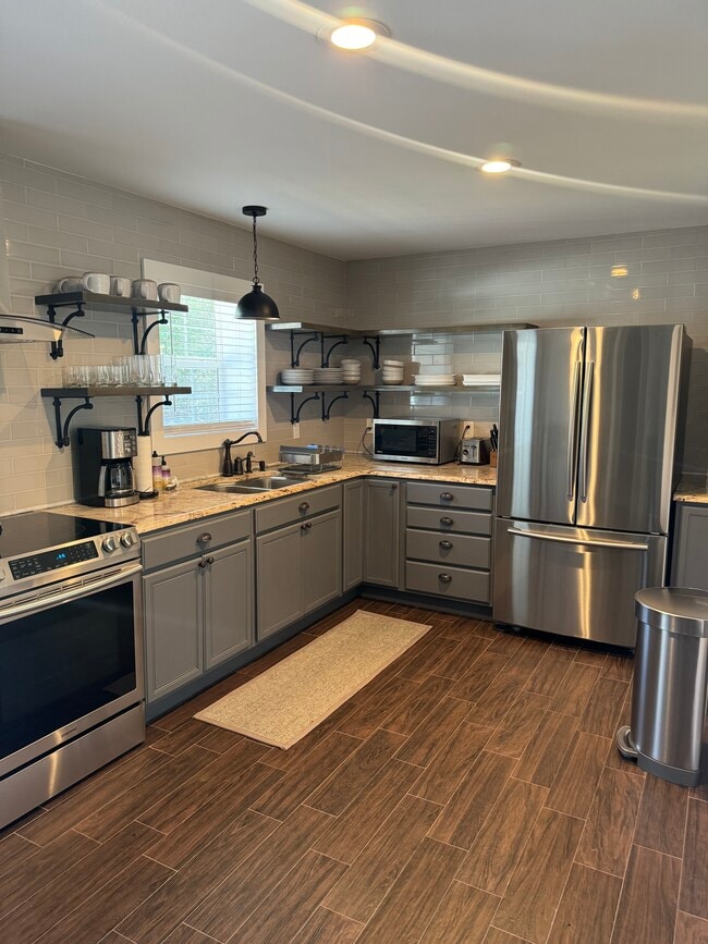 Fully equipped kitchen - 186 E Blanchard Lake Rd