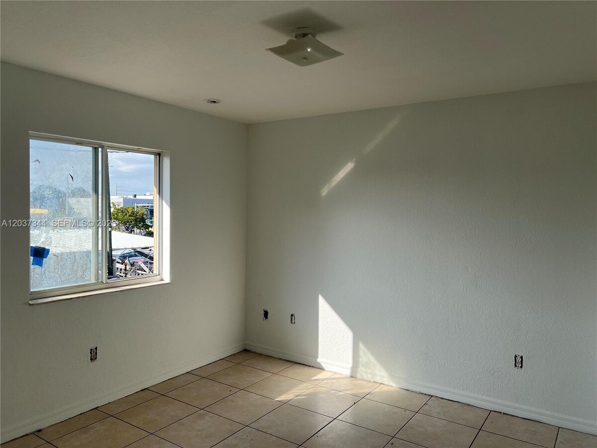Photo - 7012 NW 6th Ct Unidad 7012