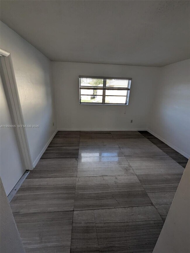 7360 SW 82nd St Unit E202