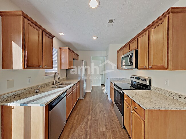 Photo - 511 Whitewater Ln