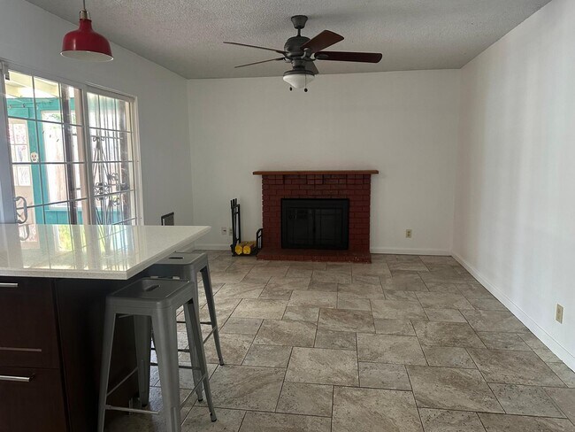 Photo - 115 Azalea Ct