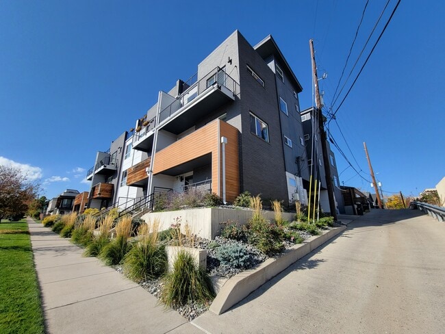 Photo - 2851 W 21st Ave