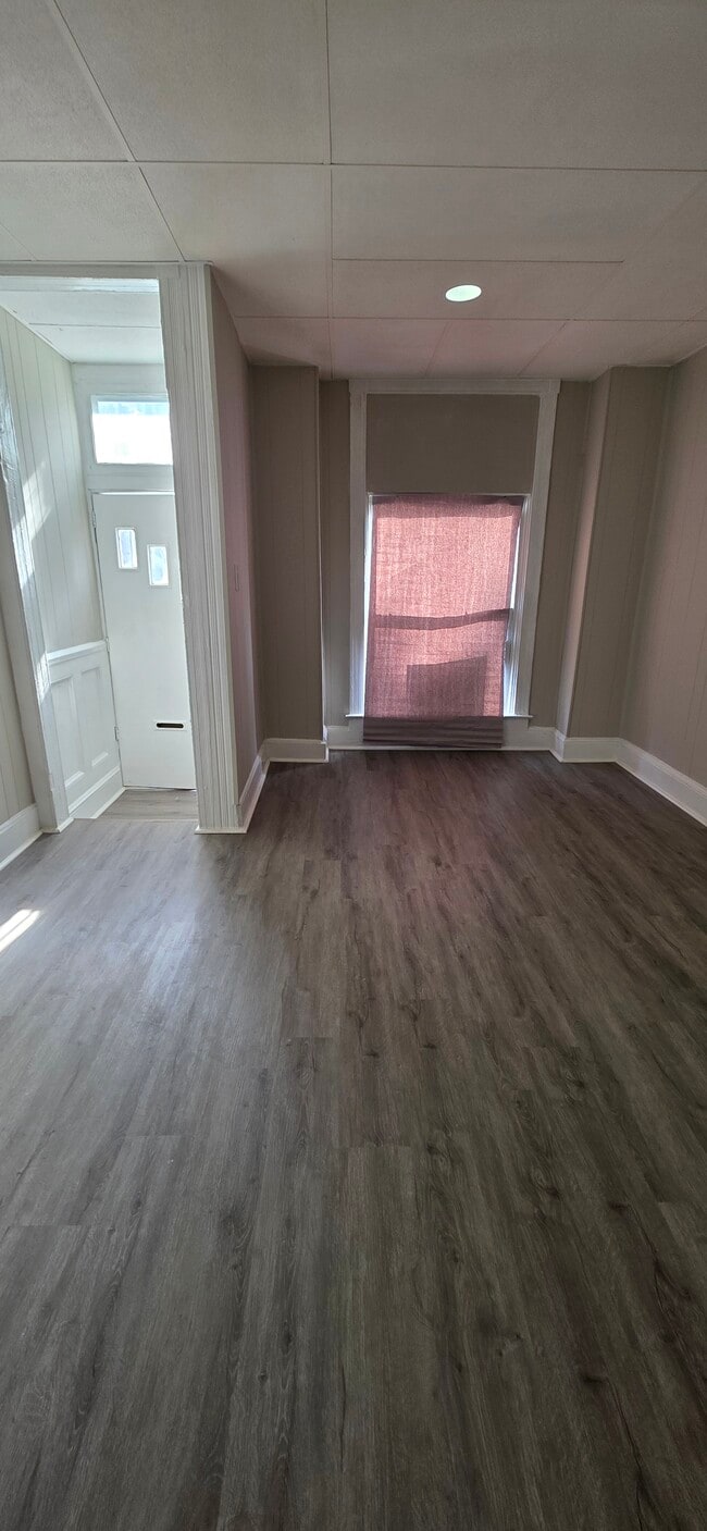 Photo - 921 Appleton St