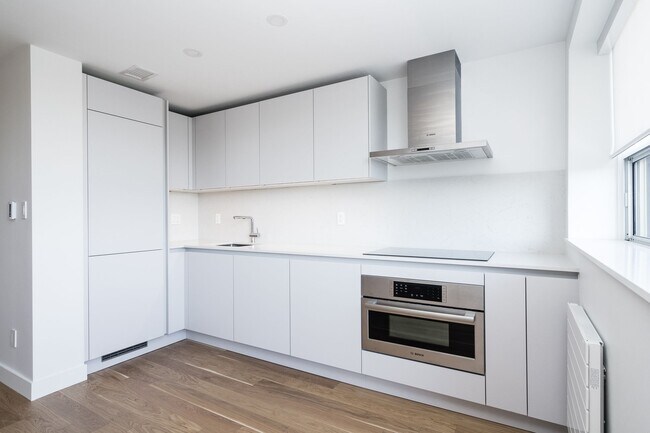 Photo - 365 Eglinton Ave E Unit 701