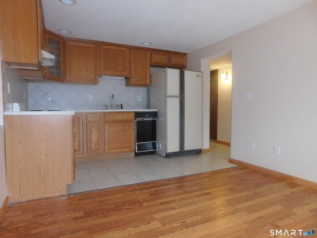 Photo - 6 Daybreak Ln