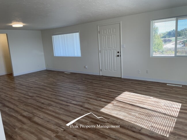 Photo - 29081 Market Rd