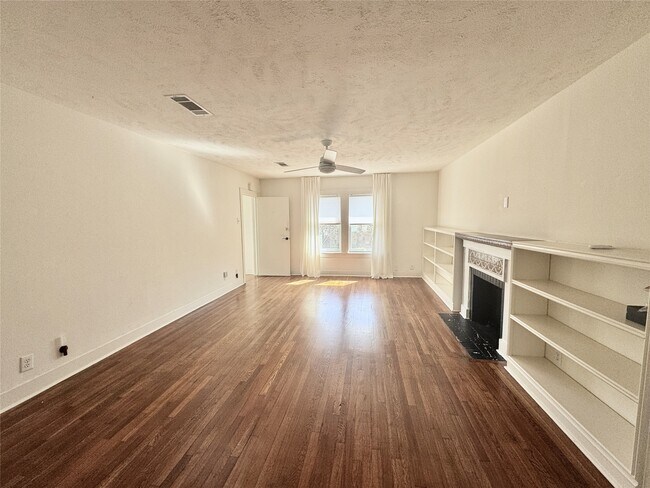 Photo - 2406 Elmen St