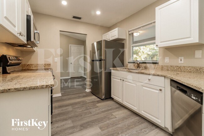 Photo - 2607 Thomas Ln