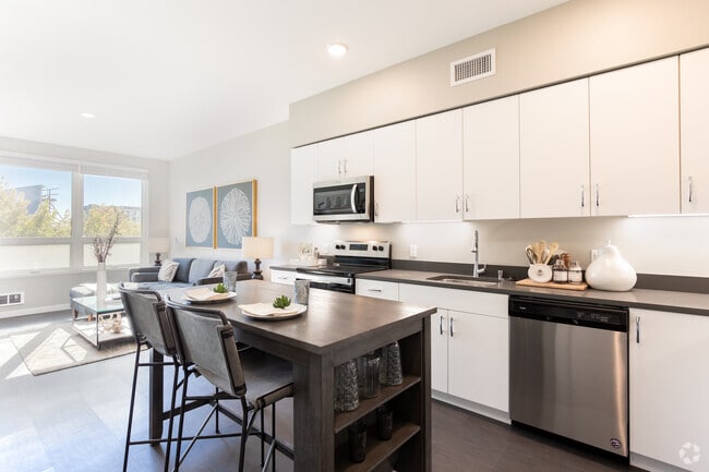 1HAB, 1BA - 720 ft²