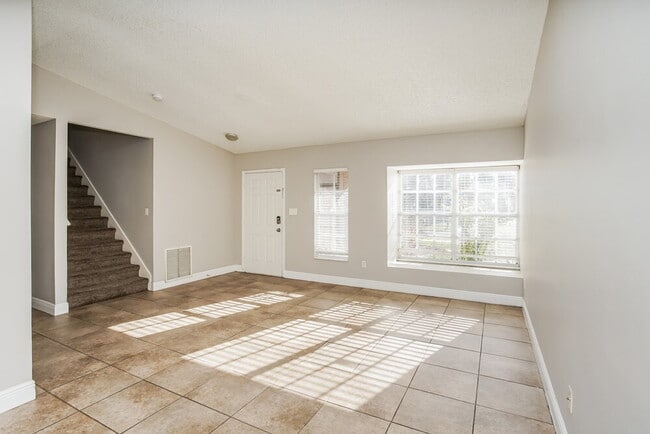 Photo - 1518 Crossridge Dr